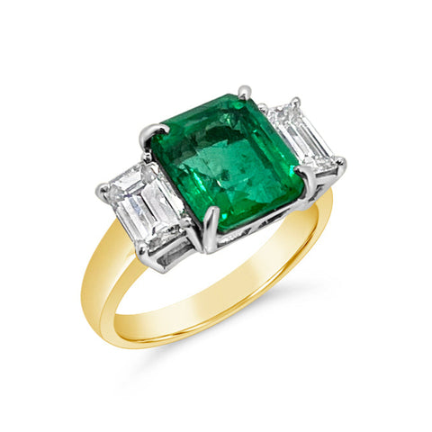 Emerald & Emerald Cut Diamond Ring OV.140