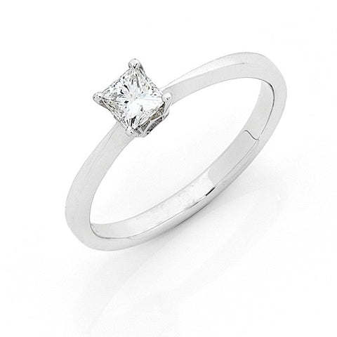 Princess cut diamond solitaire