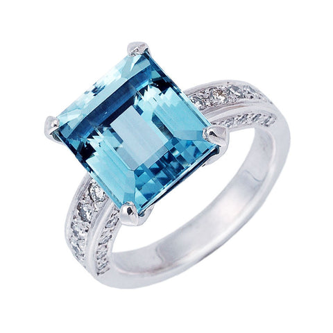 emerald cut aquamarine and diamond cocktail ring, Bespoke jewellery Melbourne